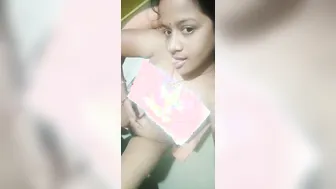 Desi Wife Exposing Her Juicy Boobs And Wet Pussy On Camera