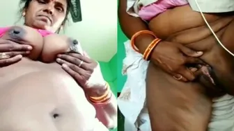 Lonely Village Aunty Stripping Naked Showing Everything On Vc