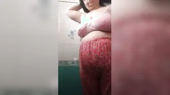 Topless Wife Flaunting Her Beautiful Curves For The Camera