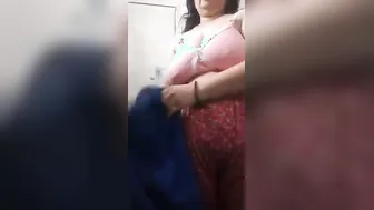 Topless Wife Flaunting Her Beautiful Curves For The Camera