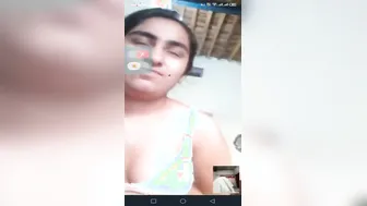 Beautiful Pakistani Babe Recording Her Nude Body For Boyfriend