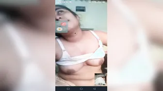 Beautiful Pakistani Babe Recording Her Nude Body For Boyfriend