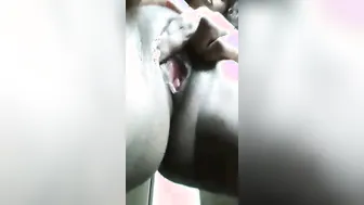 Busty Lankan Babe Fingering Her Dripping Wet Pussy On Cam