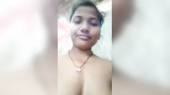 Village Beauty Exposing Her Naked Body And Pussy On Her Phone
