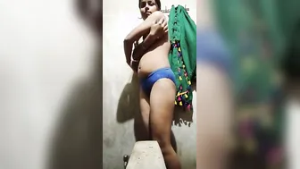 Innocent Desi Babe Revealing Her Virgin Tits And Pussy Live