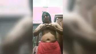 Mature Chechi Stripping Completely Nude During Webcam Session