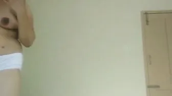 Mature Chechi Fisting Her Wet Pussy In Homemade Amateur Clip