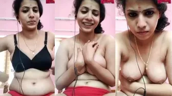 Married Bhabhi Flashing Her Tits During Late Night Video Call