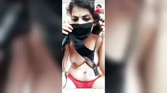 Married Bhabhi Flashing Her Tits During Late Night Video Call