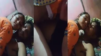 Desi Gf Kissing And Bouncing On Her Boyfriend In Bedroom