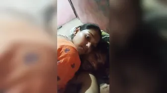 Desi Gf Kissing And Bouncing On Her Boyfriend In Bedroom