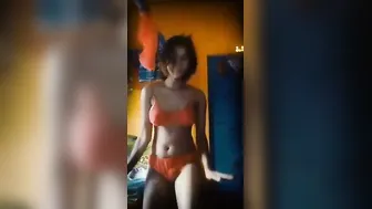 Desi Teen GF Dancing Completely Naked To Bollywood Song