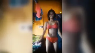 Desi Teen GF Dancing Completely Naked To Bollywood Song