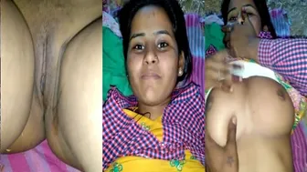 Chubby Dehati GF Showing Off Her Naked Boobs And Pussy