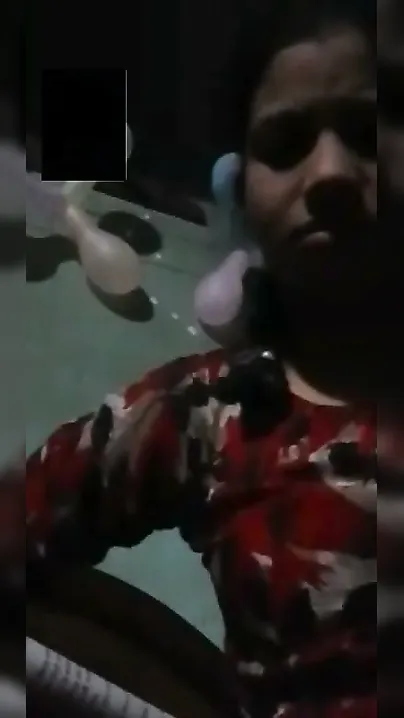 Village Bangladeshi Cutie Flaunting Her Perky Tits On Camera