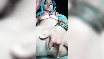 Unsatisfied Wife Playing With Herself On Webcam While Alone