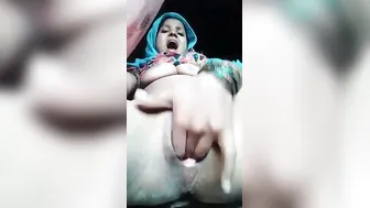 Unsatisfied Wife Playing With Herself On Webcam While Alone