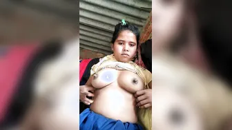Village GF Stripping Naked Showing Her Boobs On Webcam
