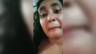 Cute Desi GF Flashing Her Perky Boobs On Camera