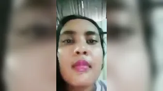 Cute Desi GF Flashing Her Perky Boobs On Camera