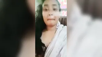 Cute Desi GF Flashing Her Perky Boobs On Camera