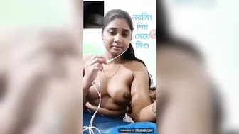 College Girl Spreading Wide Showing Pink Pussy On Video Call