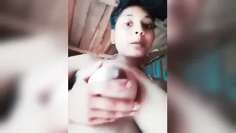 Slum Girl Fingering Her Wet Pussy Talking Dirty On Camera