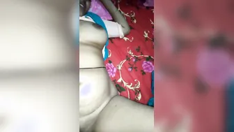 Thick Bhabhi Getting Fucked Hard In The Middle Of The Night