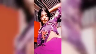 Bengali Babe Teasing With Her Huge Round Boobs In Bedroom Today