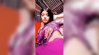 Bengali Babe Teasing With Her Huge Round Boobs In Bedroom Today
