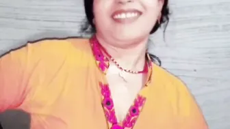 Desi Bhabhi Making Her Devar Feel Good In The Back Room Tonight