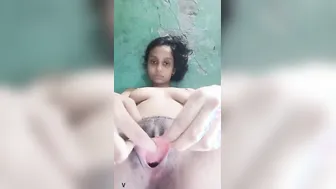 GF Spreading Wide Showing Her Pink Pussy Hole Closeup