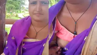 Married Bhabhi Meeting Her Young Boyfriend In The Public Park