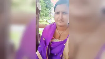Married Bhabhi Meeting Her Young Boyfriend In The Public Park