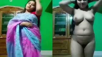 Beautiful GF Slowly Removing Her Saree Teasing Me Hard