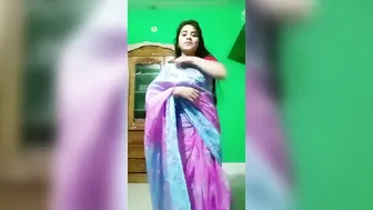 Beautiful GF Slowly Removing Her Saree Teasing Me Hard