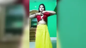 Beautiful GF Slowly Removing Her Saree Teasing Me Hard