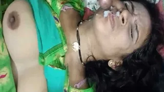 Married Bhabhi Taking Thick Facial After Getting Fucked Properly