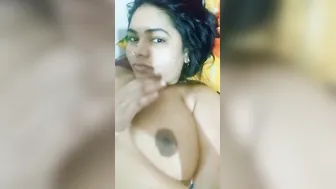 Married Bhabhi Flaunting Her Massive Natural Boobs For The Camera