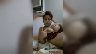 Desi GF Fondling Her Big Round Boobs Teasing On Video