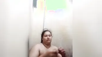 Milk Tanker Bhabhi Recording Herself Naked In Bathroom Alone