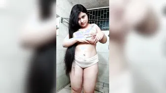 Chubby Desi GF Teasing With Her Soft Bouncing Boobs