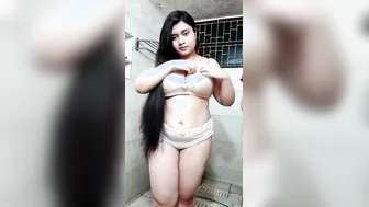 Chubby Desi GF Teasing With Her Soft Bouncing Boobs