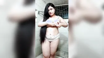 Chubby Desi GF Teasing With Her Soft Bouncing Boobs