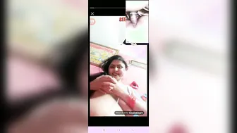Unsatisfied Busty Bhabhi Flashing Her Heavy Boobs On Video Call