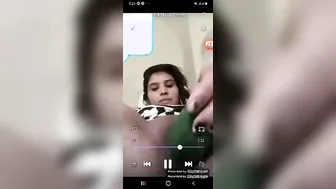 Slutty GF Stuffing Thick Vegetable Deep In Pussy