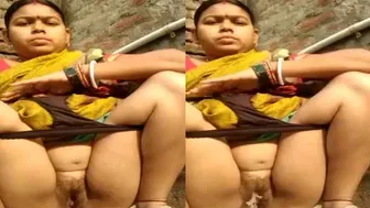 Village Wife Making Naughty Pissing Clip For Her Secret Lover