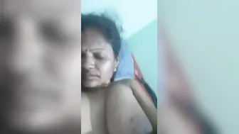 Curvy South Indian Wife Posing Completely Nude For Secret Camera
