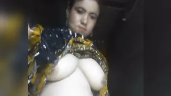 Mature Aunty Recording Naughty Video For Her Secret Boyfriend