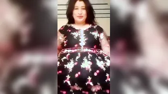 Married Milf Flashing Her Big Boobs On Camera For The First Time